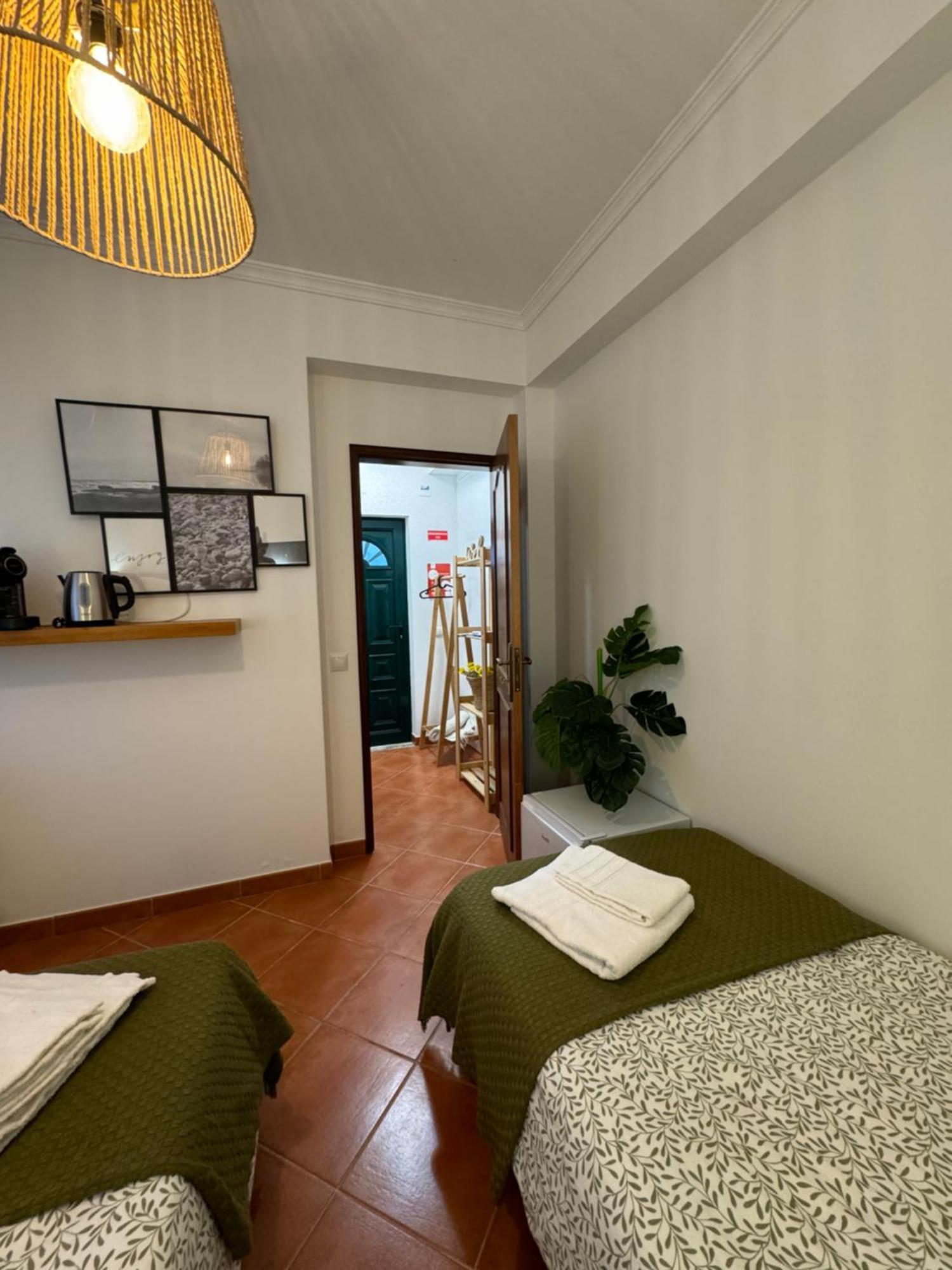 Quarto Duplo Com Terraco E Casa De Banho Privativa - Em Casa De Praia Em Almograve - Trilho Dos Pescadores Odemira Exterior photo